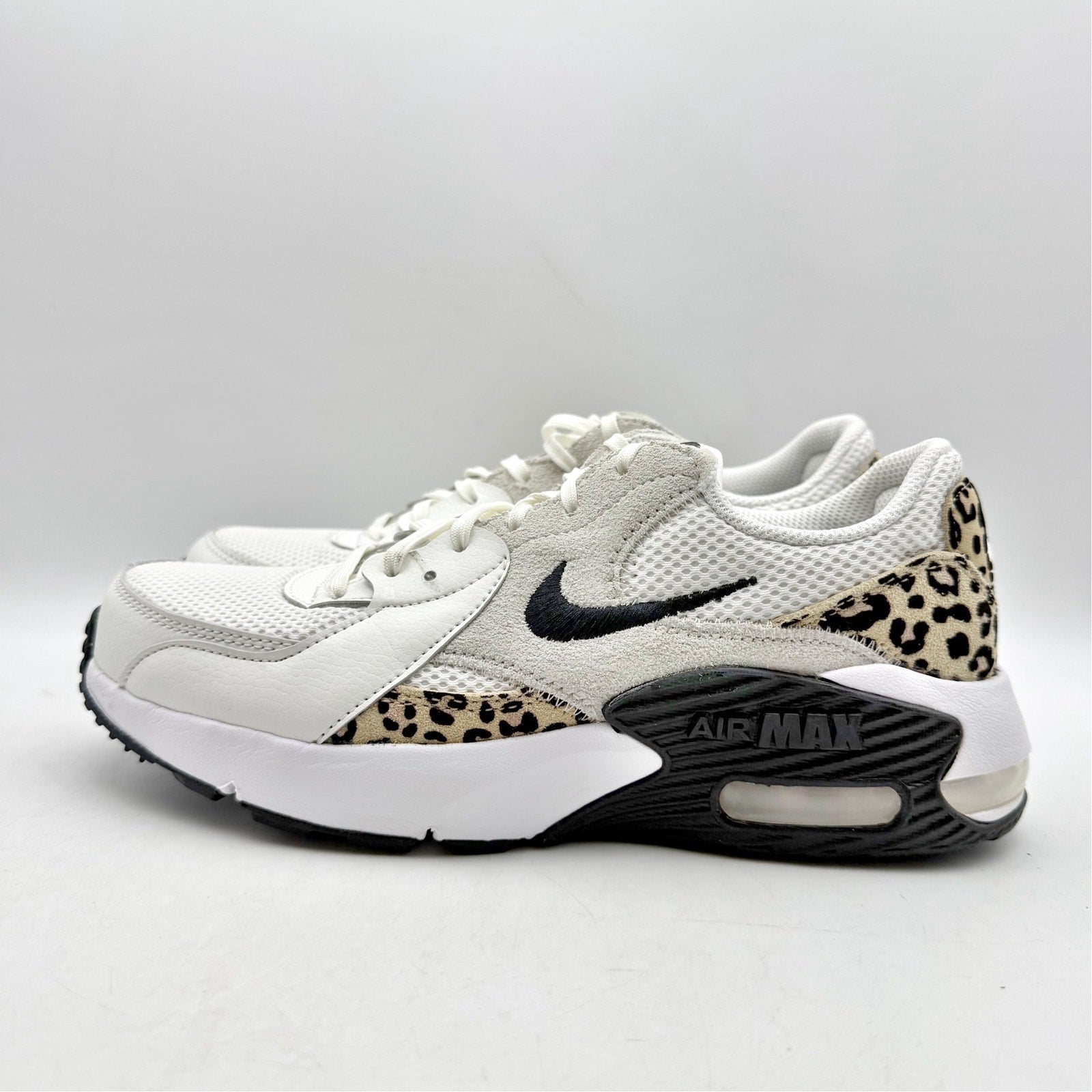Nike Womens Air Max Excee Casual Sneakers US 7.5 White Leopard Athletic NWOB