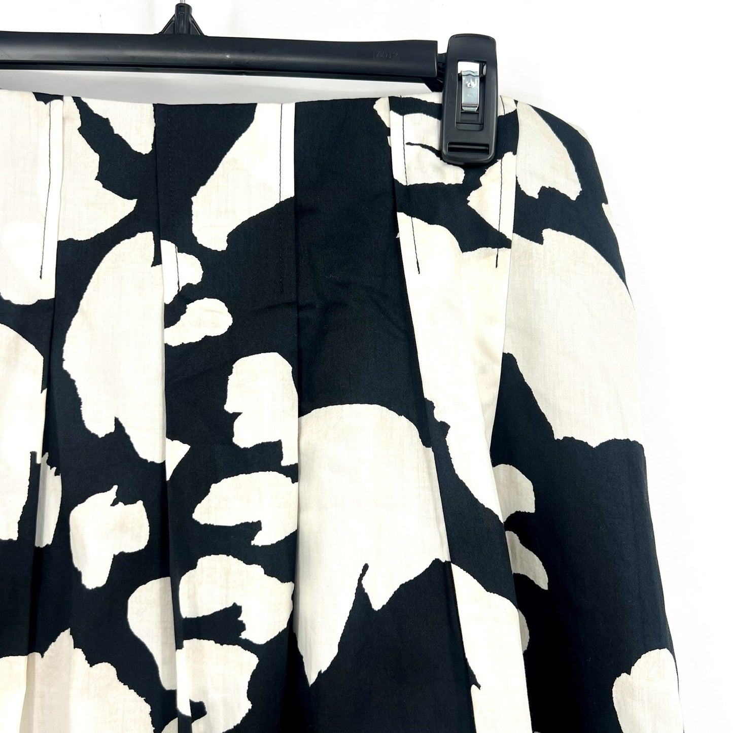 NIC + ZOE Evening Petal Bubble Midi Skirt Large Black White Floral Print NWT