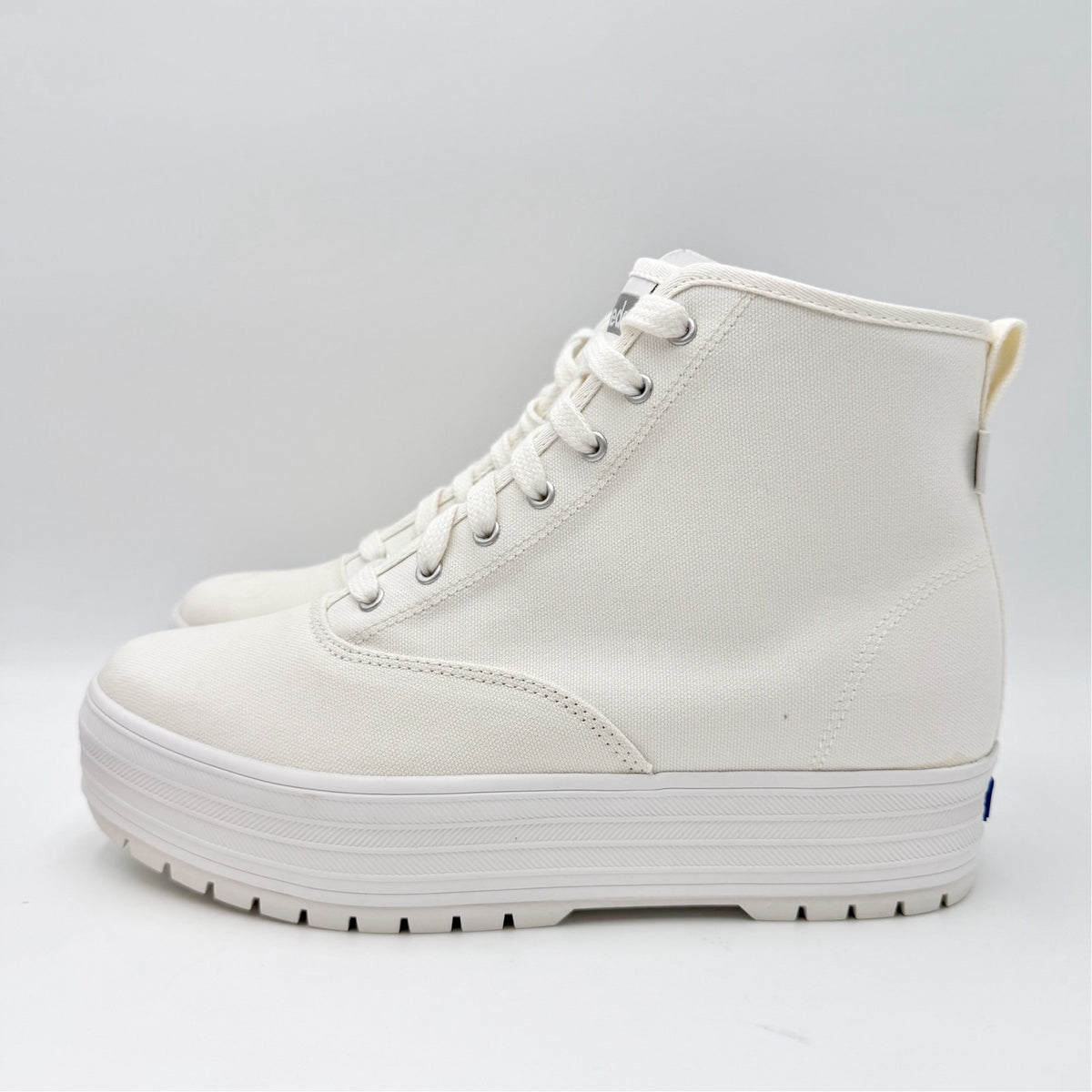 KEDS Womens The Platform Mid Lug Boots Size 7.5 M EU 38 White Canvas NIB
