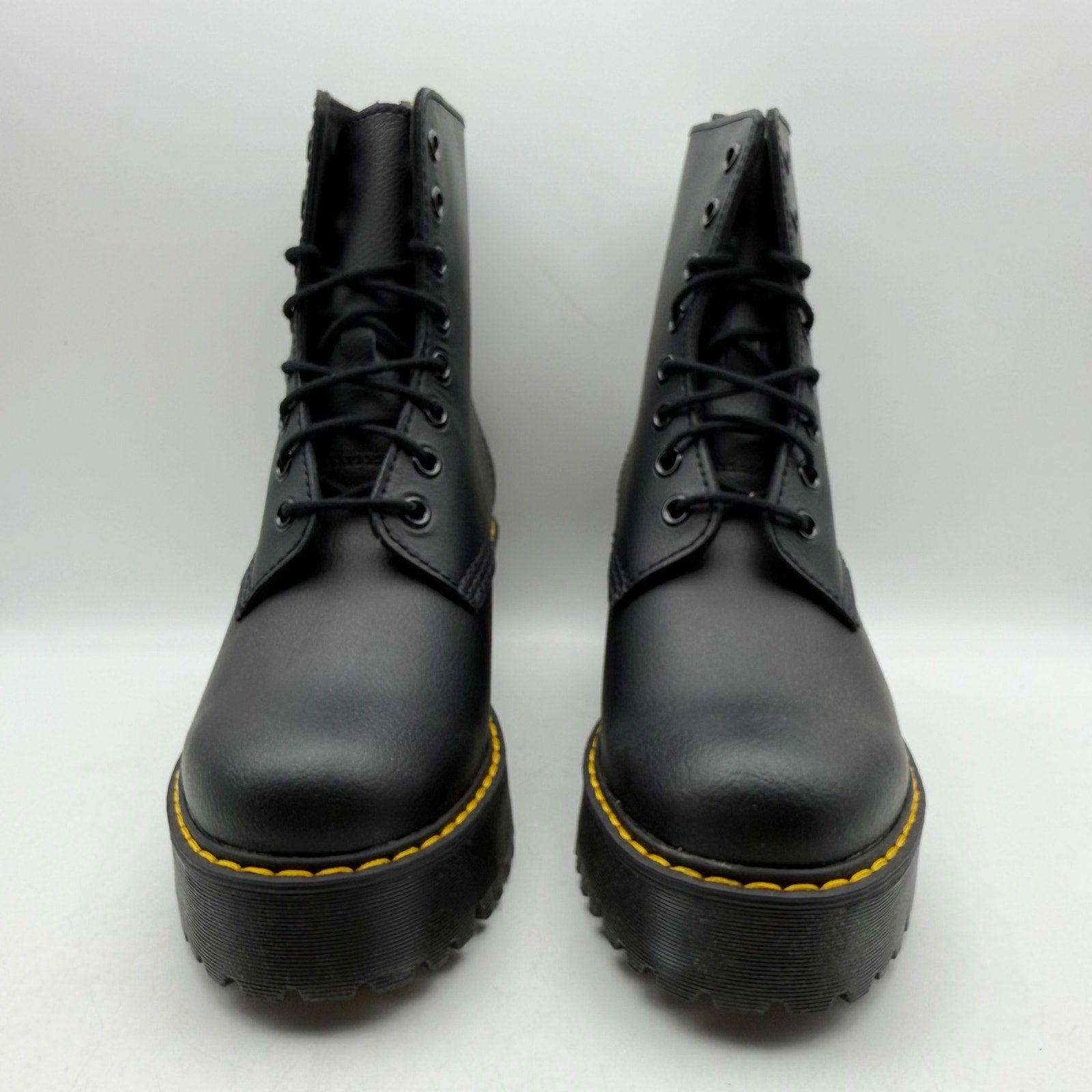 Dr. Martens Womens Sanguine Heeled Ankle Bootie EU 37 US 6 Black Leather NWOB