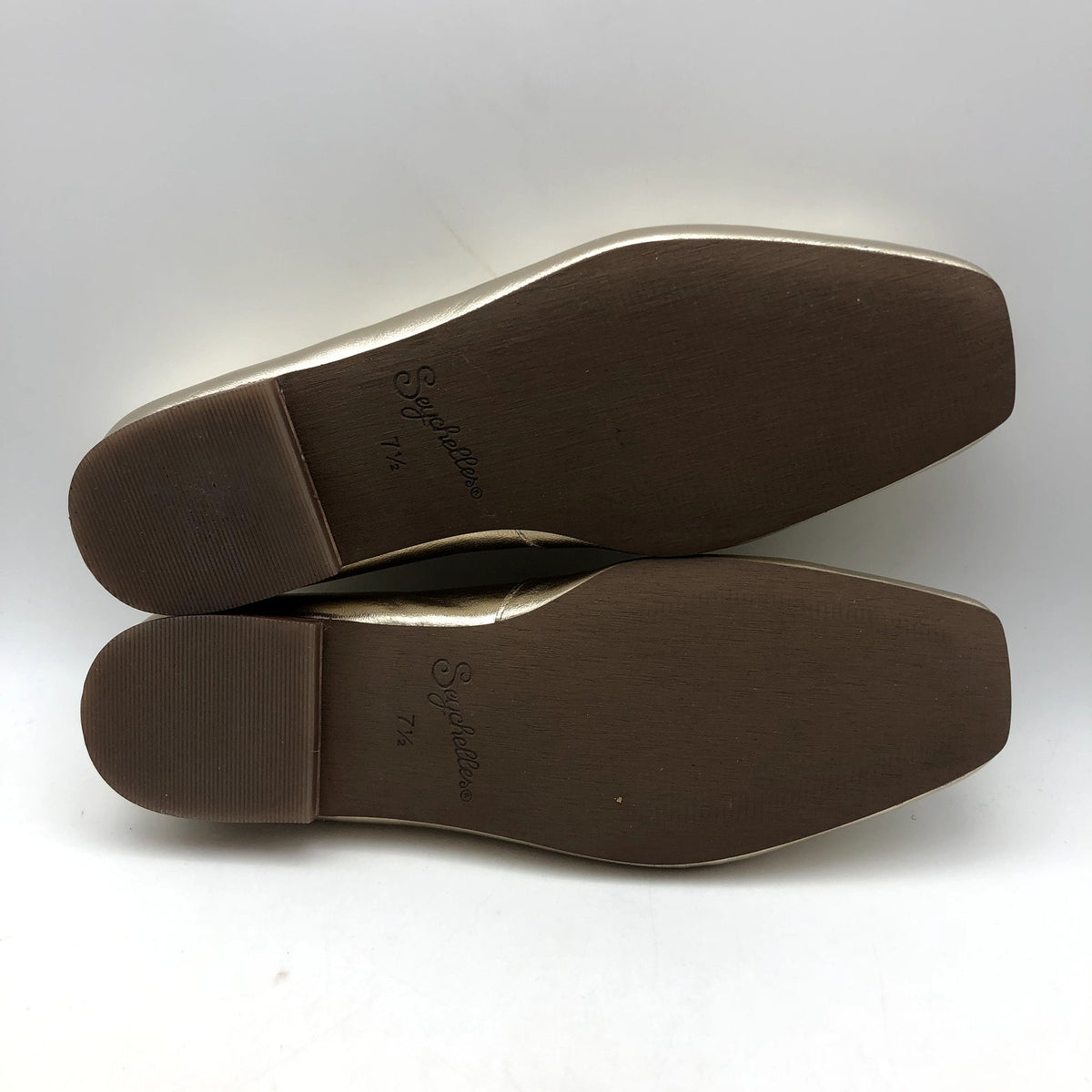 Seychelles Womens Little Things Flats US 7.5 EU 38 Platinum Gold Leather NWOB