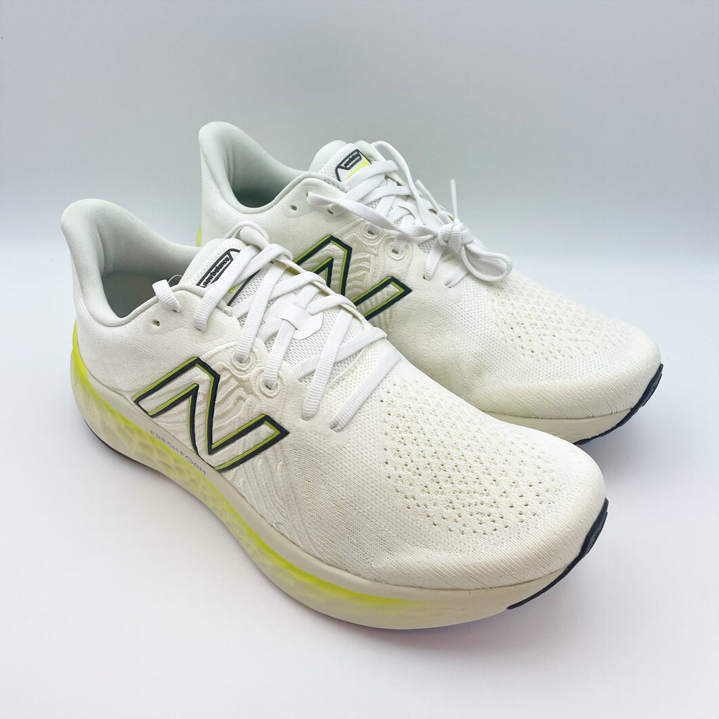 New Balance Mens Fresh Foam X Vongo v5 Sneakers US 10.5 WIDE White Green NIB