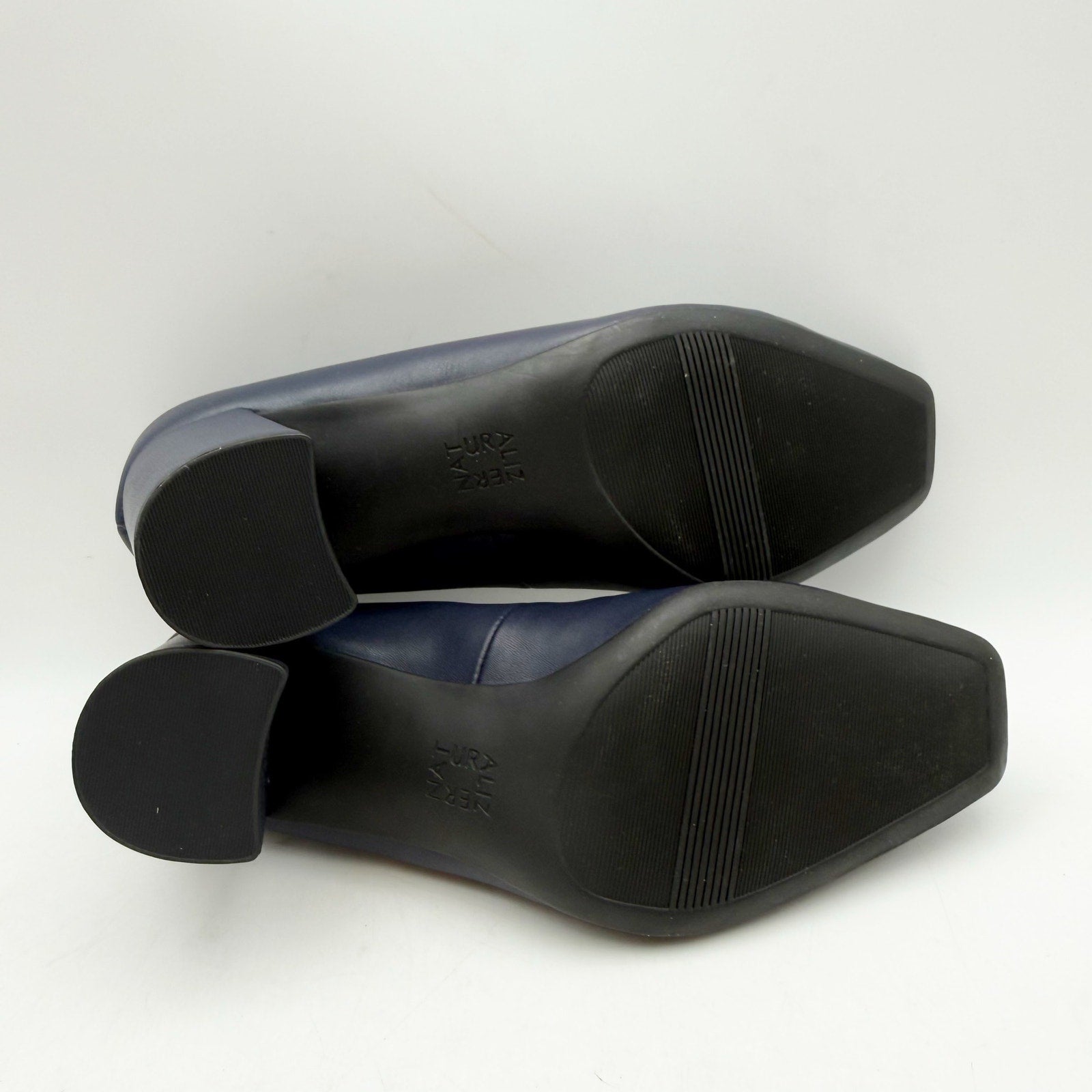 Naturalizer Womens Warner Pumps Size 7 WIDE EU 37.5 Navy Blue Heels Slip On NWOB