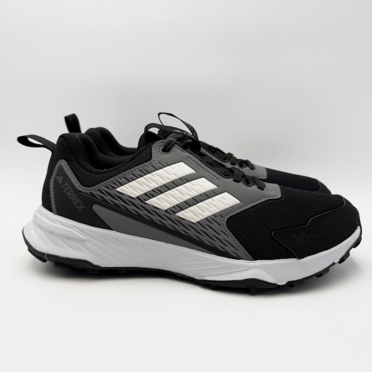 adidas Womens Terrex Tracefinder Trail Athletic Shoes Size 9 Black Grey NWOB
