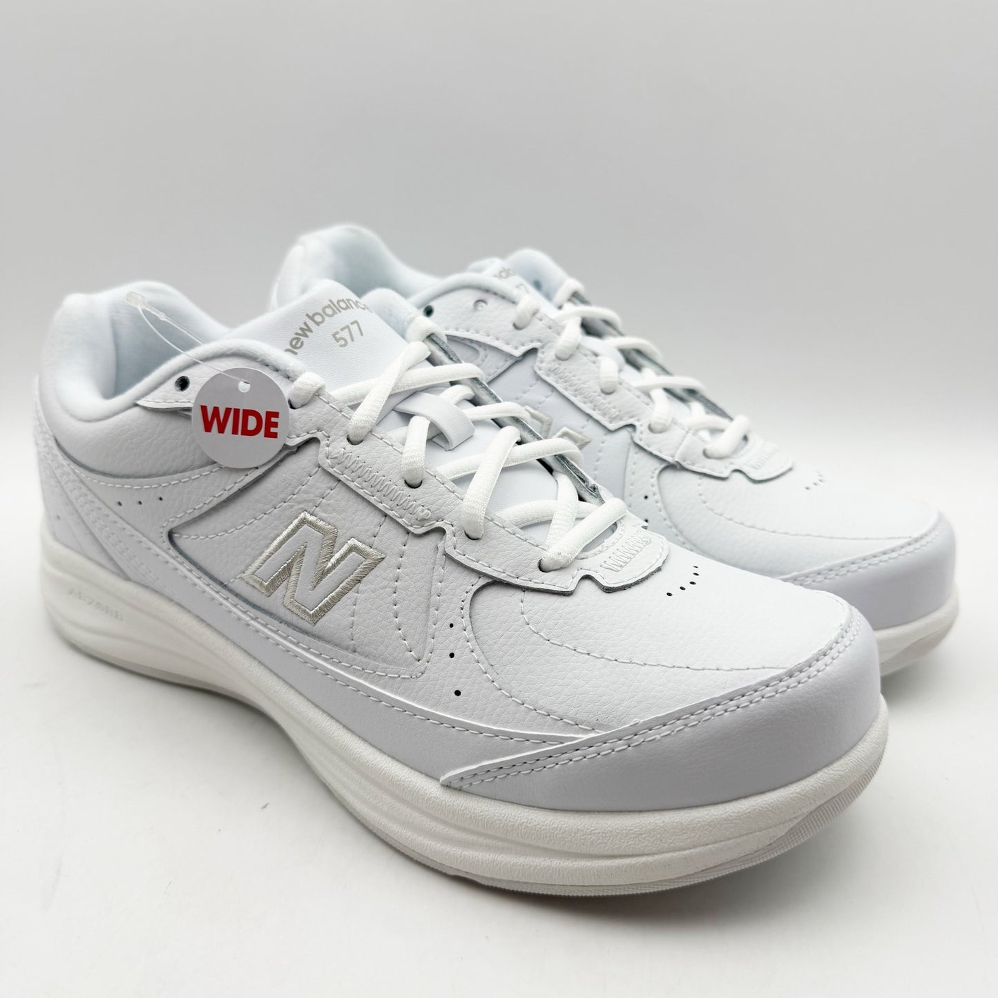 New Balance Womens 577 Walking Sneakers US 8 Wide White Leather Athletic NIB