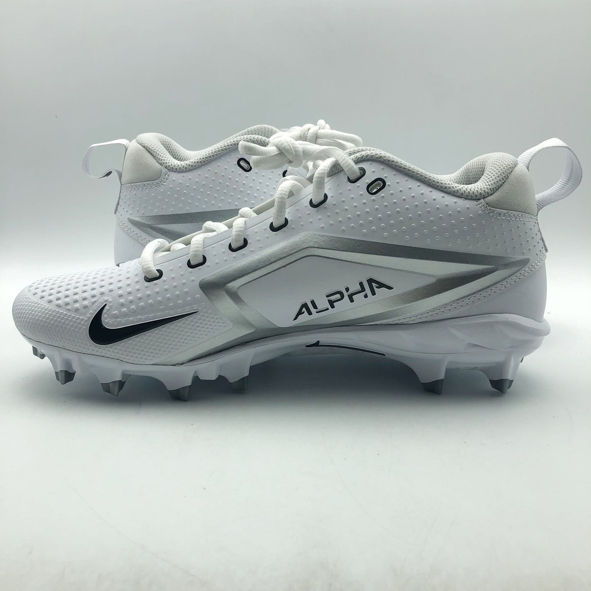 Nike Mens Alpha Menace 4 Varsity Molded Football Cleats Size 13 White Black NWOB