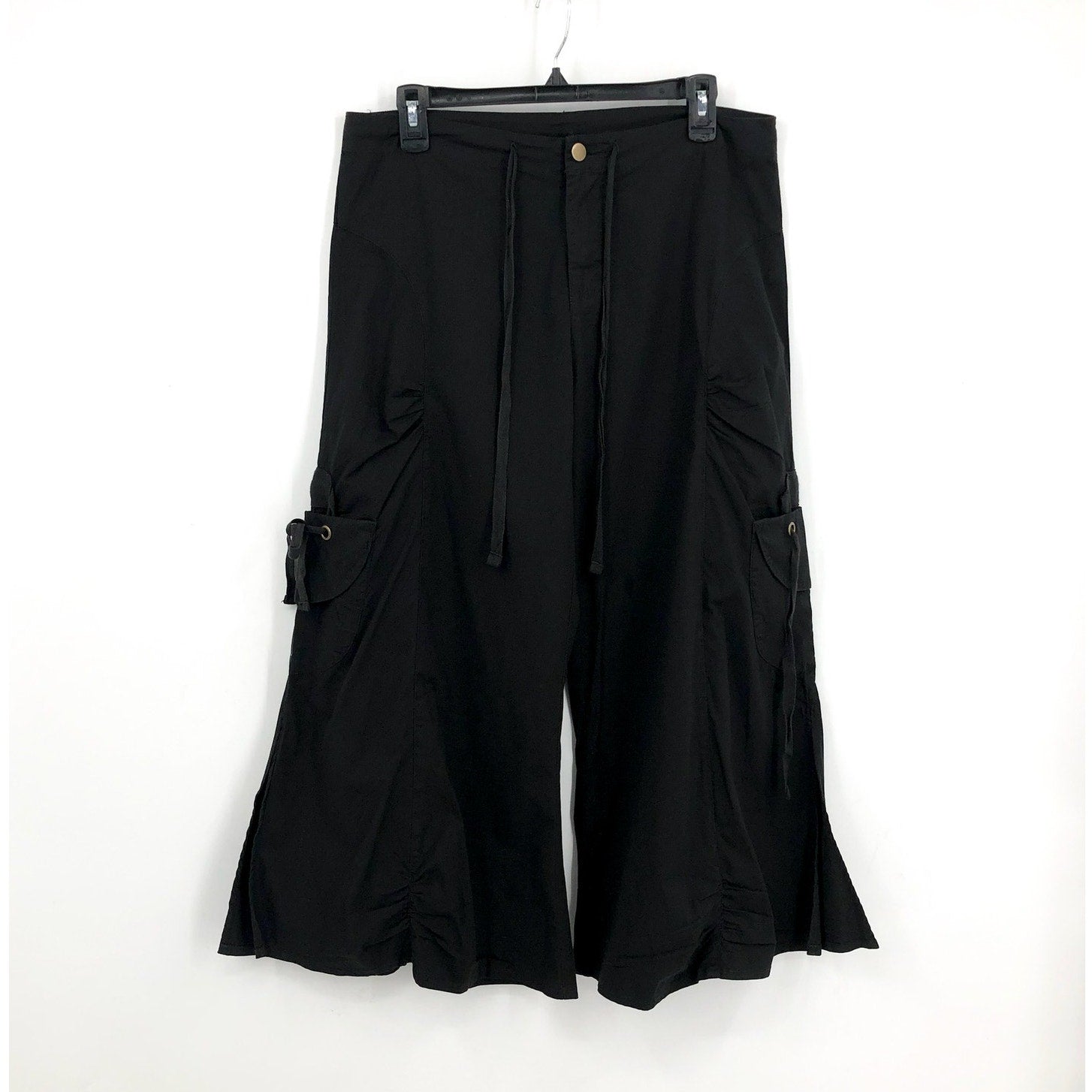 XCVI Women's Cargo Gaucho Crop Pants Medium Black Lagenlook Flare Wide Leg NWT