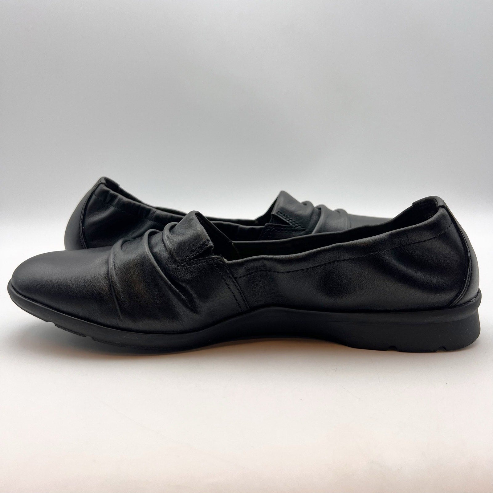Clarks Womens Jenette Ruby Flats Size 9 M EU 40 Black Leather Slip-On NIB