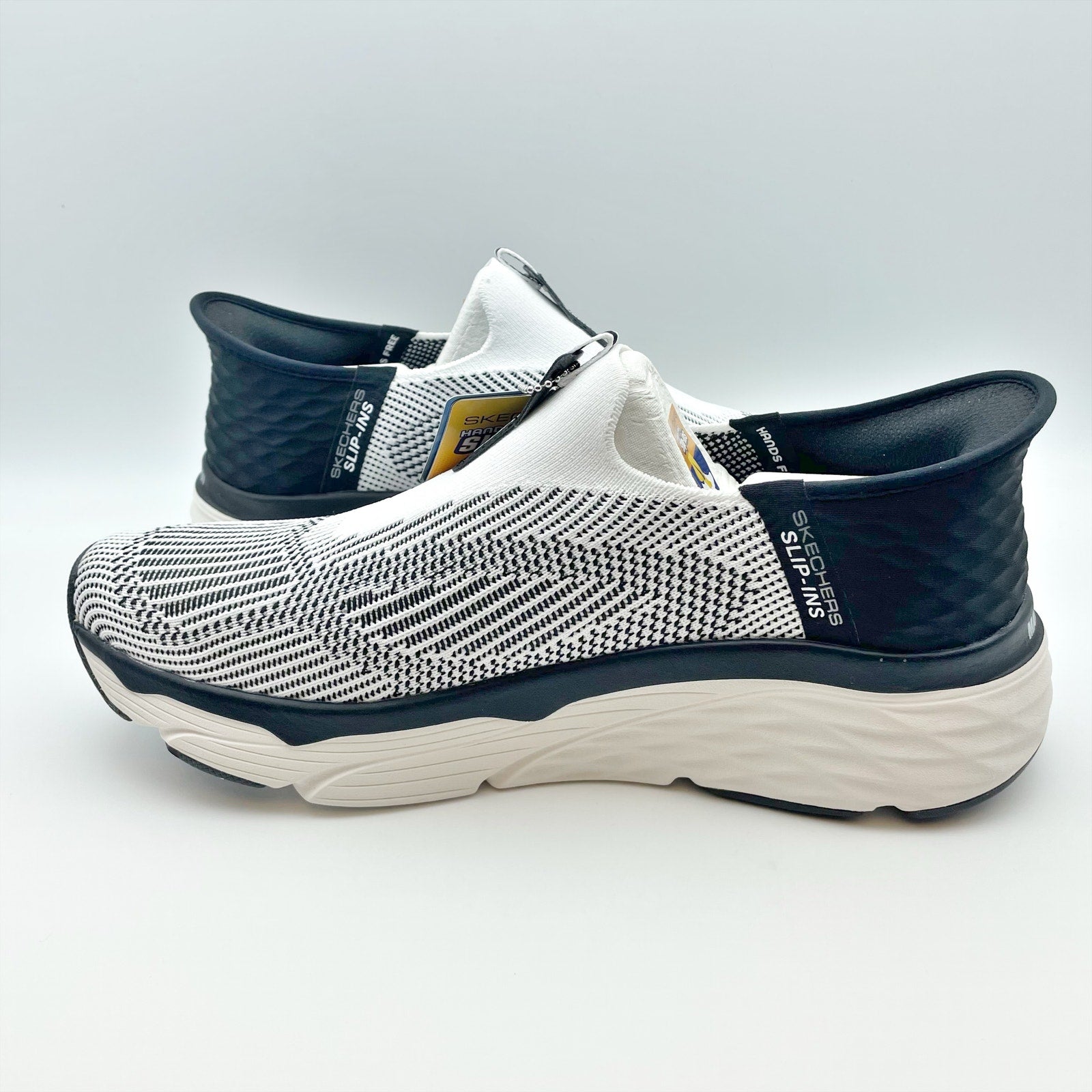 Skechers Men's Max Cushioning Elite Slip On Sneakers Size 9 Black White Knit NIB