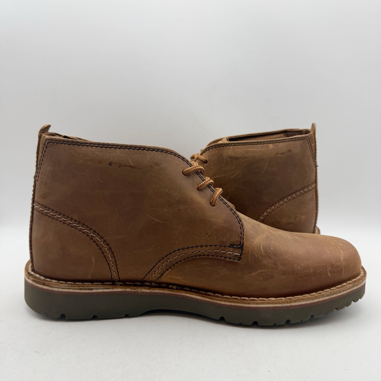Clarks Mens Eastridge Mid Chukka Boots Size 10 WIDE EU 43 Brown Leather NWOB