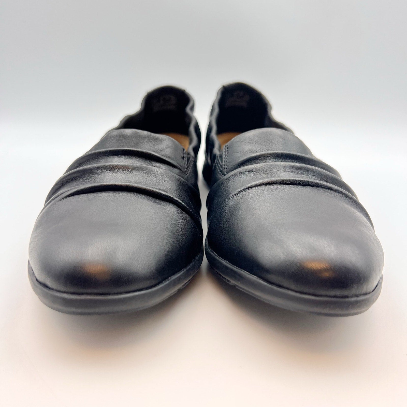 Clarks Womens Jenette Ruby Flats Size 9 M EU 40 Black Leather Slip-On NIB