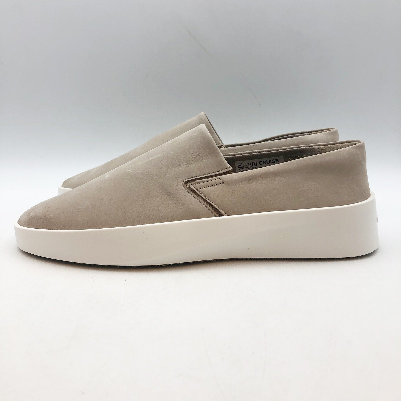 Wolf & Shepherd Womens Cruise Slip On Shoes Size 8 Warm Grey Leather NIB
