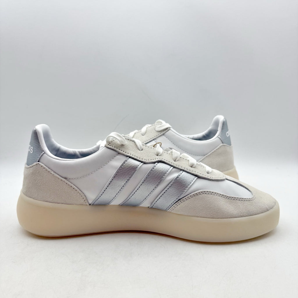 Adidas Womens Barreda Decode Casual Sneakers SIZE 11 White Silver Suede NIB