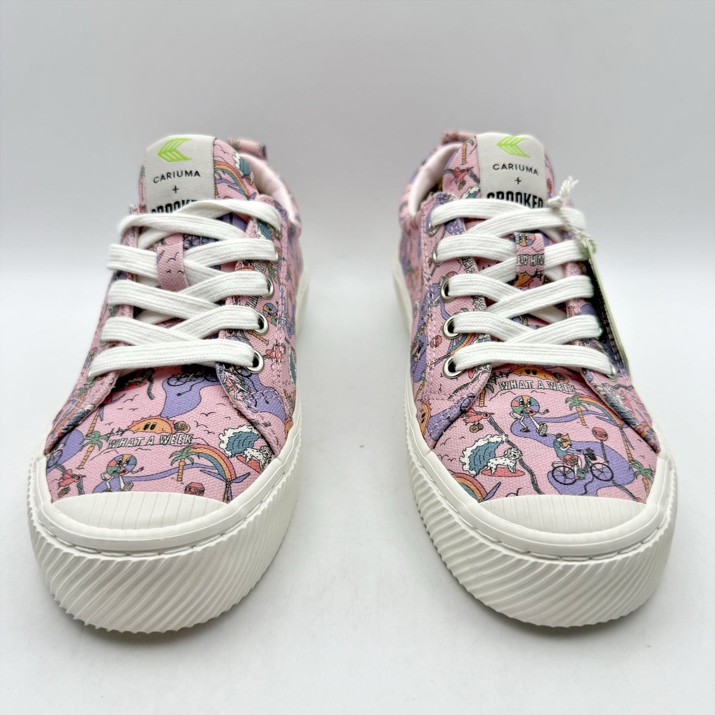 Cariuma Womens OCA Low Sneakers US 7 M EU 38 Rose Graphic Print Canvas NIB