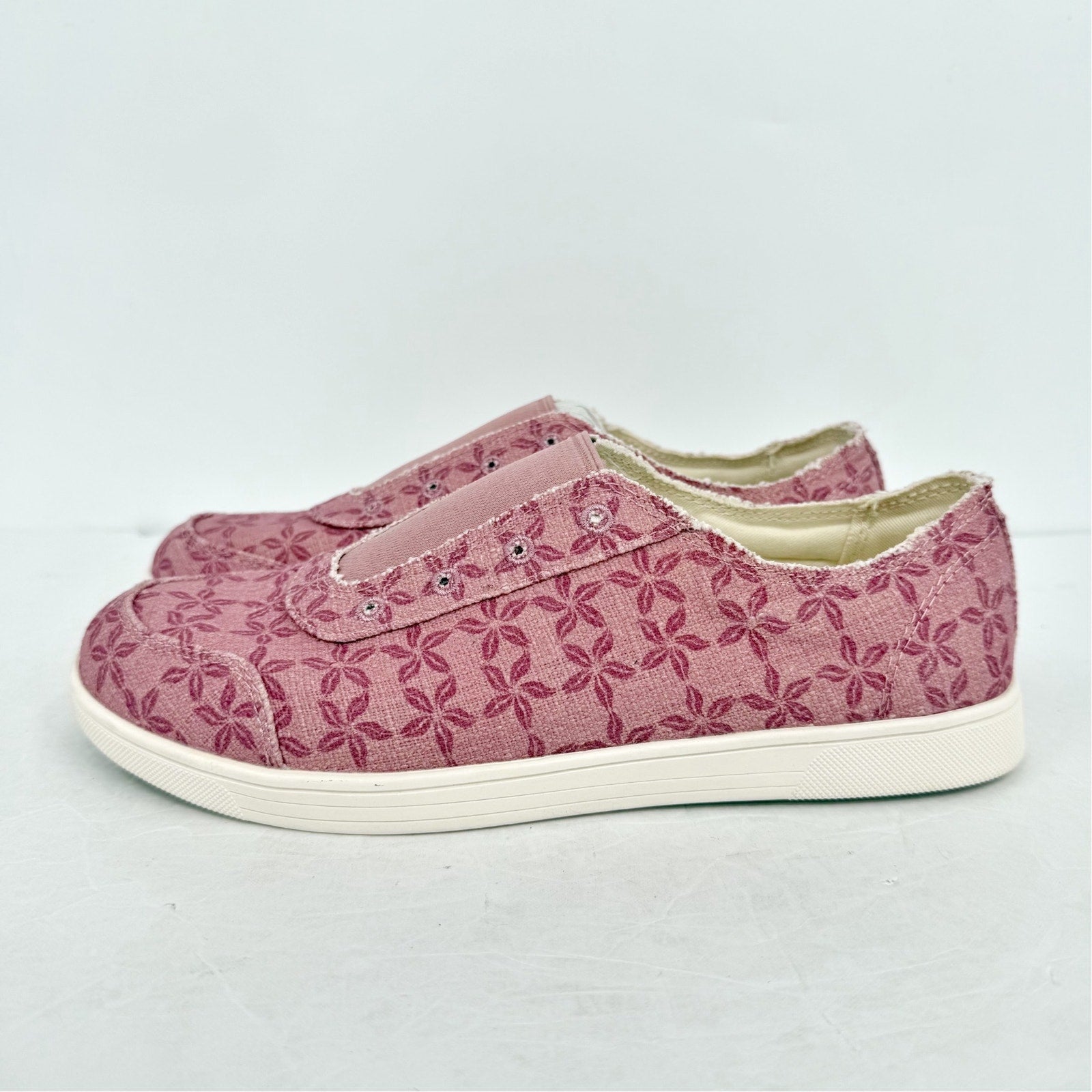 Spenco Womens Santa Maria Batik Sneakers US 9.5 WIDE Pink Canvas Casual NIB