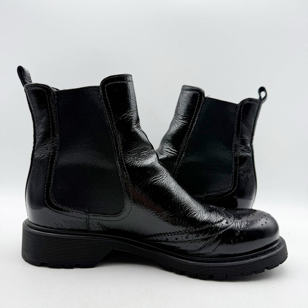 La Canadienne Womens Haley Chelsea Boots Size 8 EU 38.5 Black Leather NWOB
