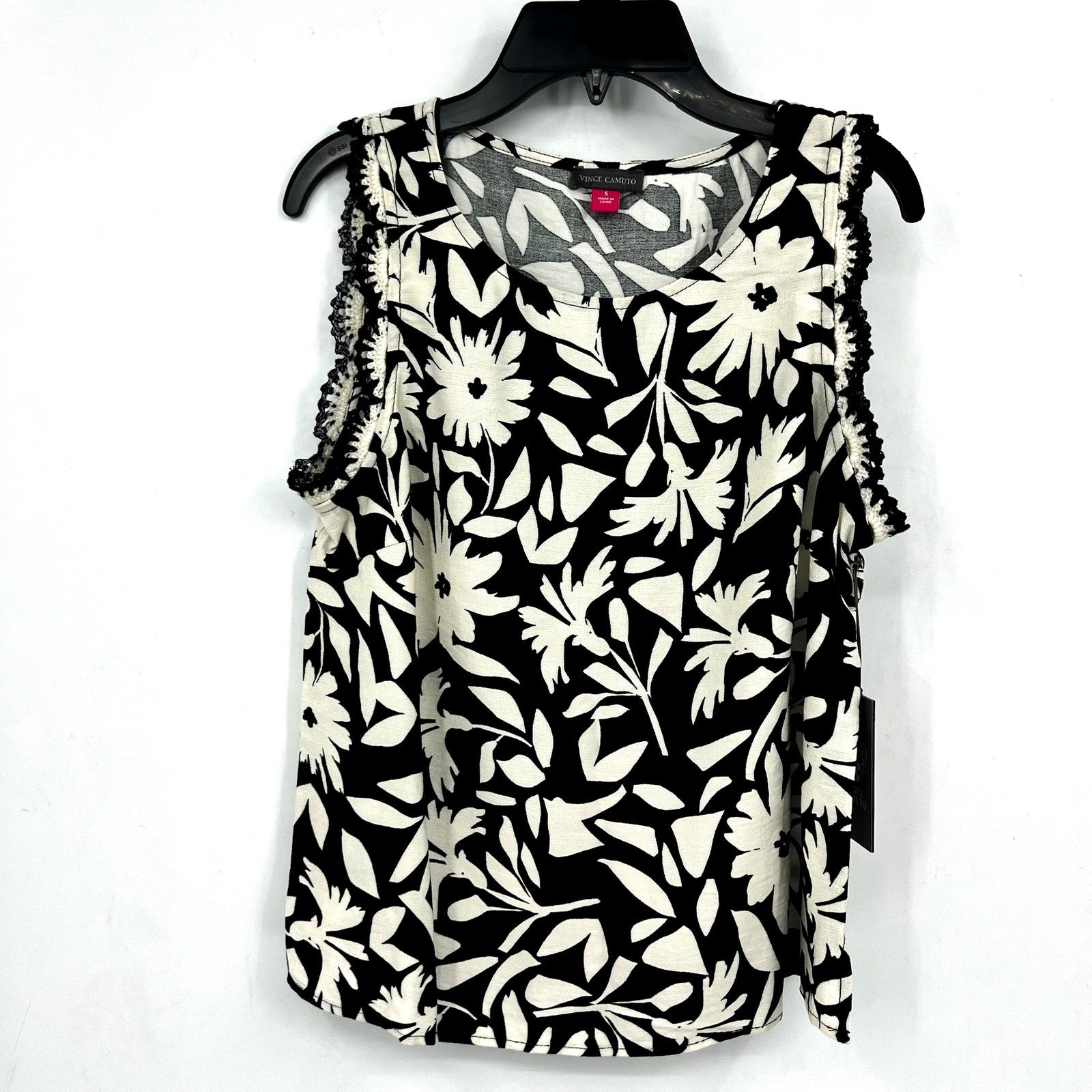 VINCE CAMUTO Women's Floral-Print Top Small Black White Crocheted-Trim NWT