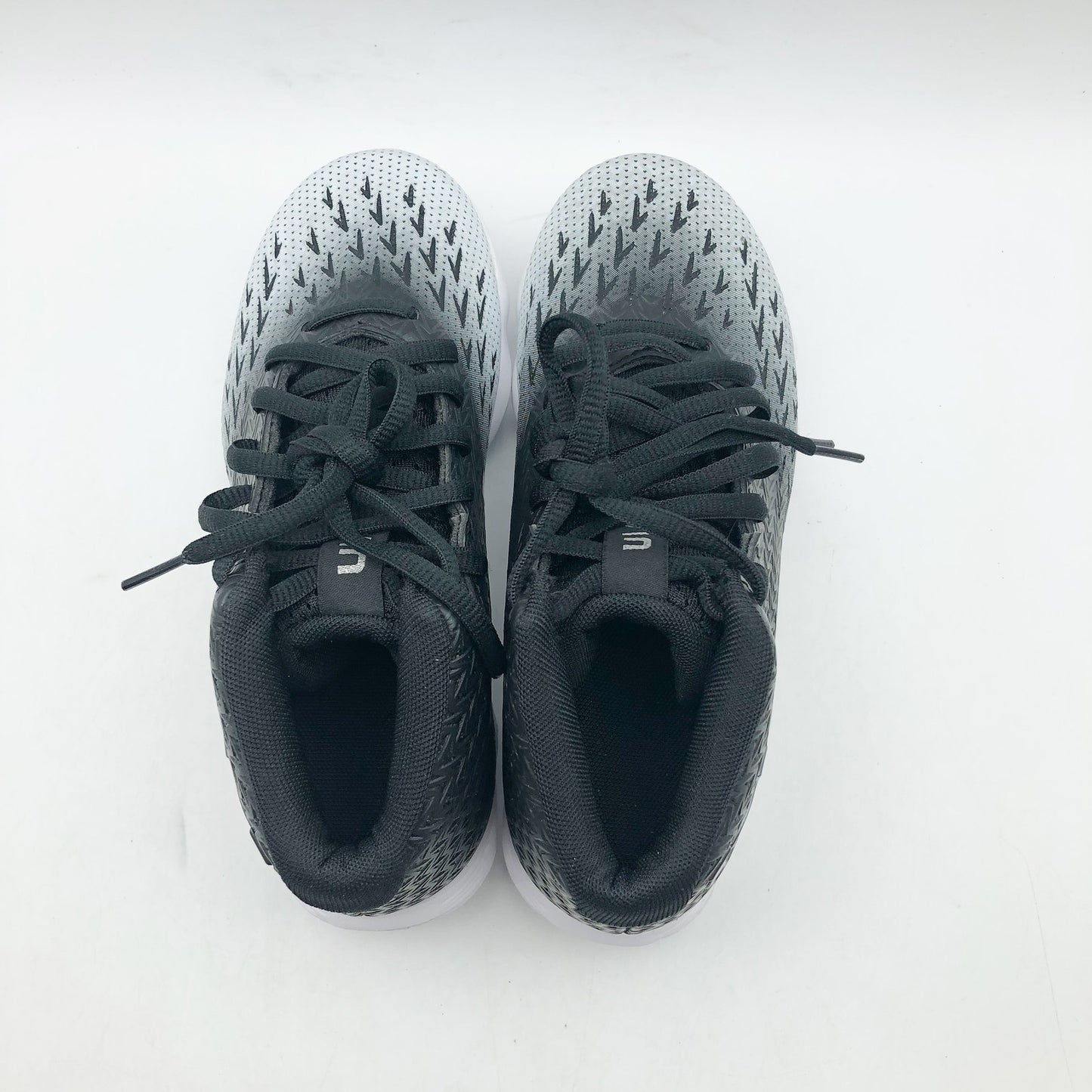 Under Armour Boys Spotlight Fran 4.0 Football Cleats Size 4.5 Black White NWOB