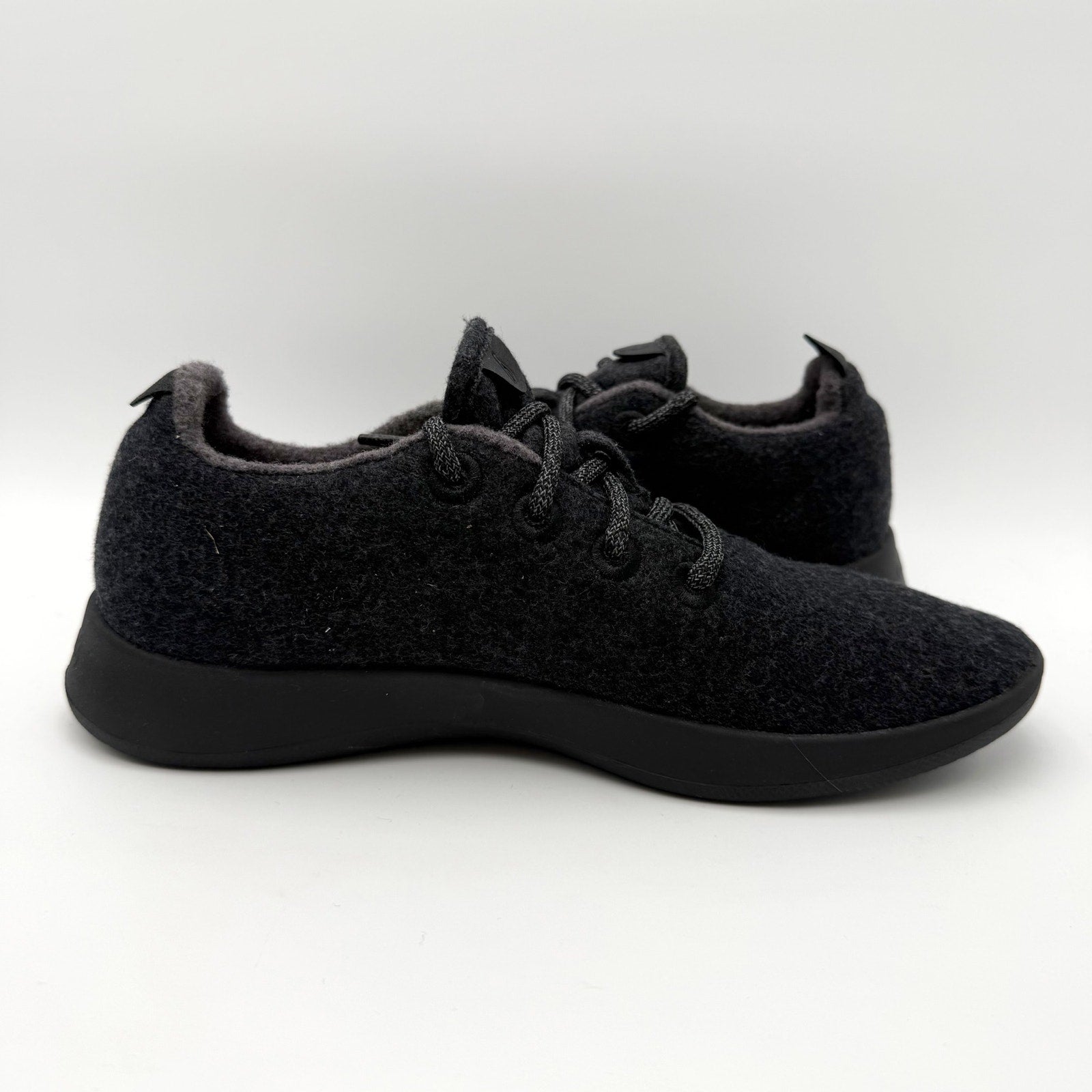 AllBirds Mens Wool Runner Sneakers US 8 EU 40.5 Black Athletic NIB