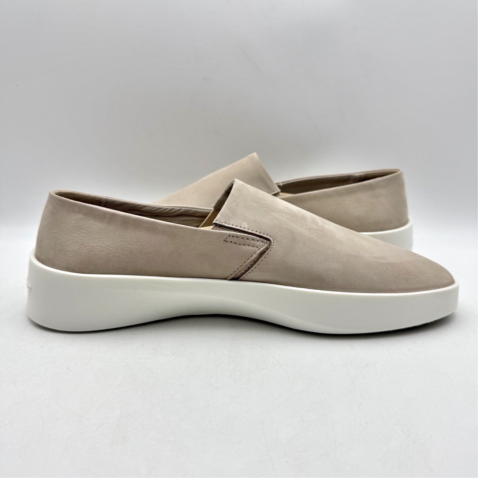 Wolf & Shepherd Cruise Slip On Shoes Mens 7.5 Womens 9 Gray White NIB