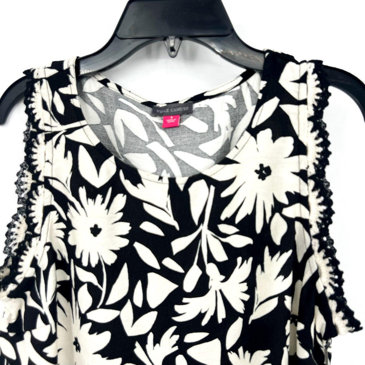 VINCE CAMUTO Women's Floral-Print Top Small Black White Crocheted-Trim NWT