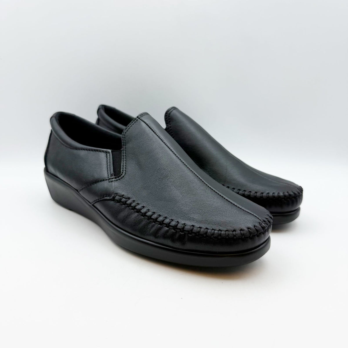 SAS Womens Dream Comfort Loafers Size 8 Black Leather Hand Laced Moccasin NIB