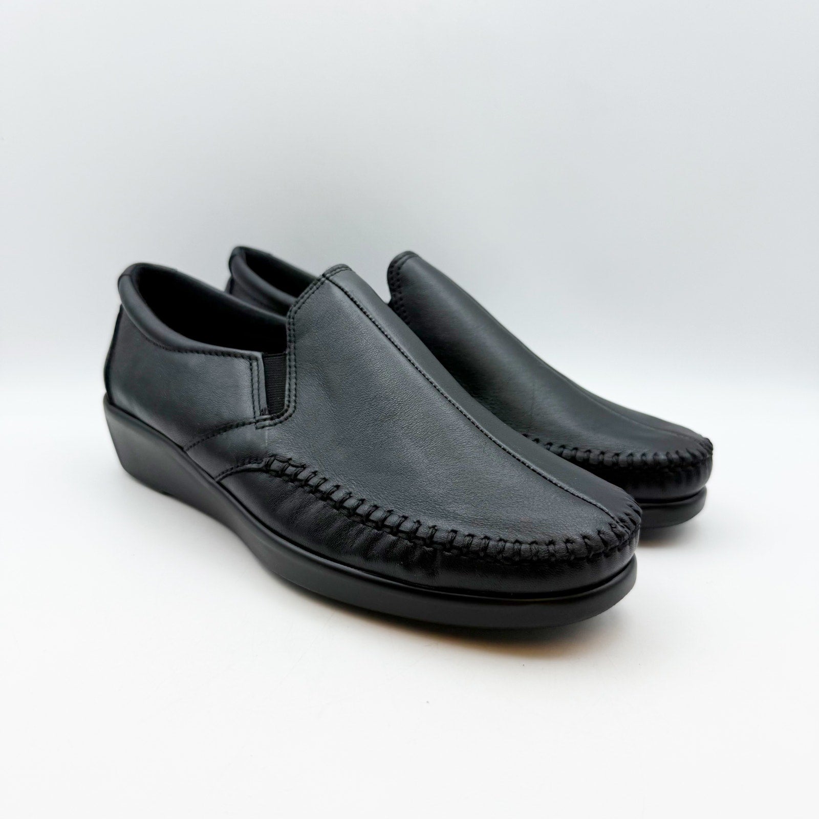 SAS Womens Dream Comfort Loafers US 8 Black Leather Hand Laced Moccasin NIB