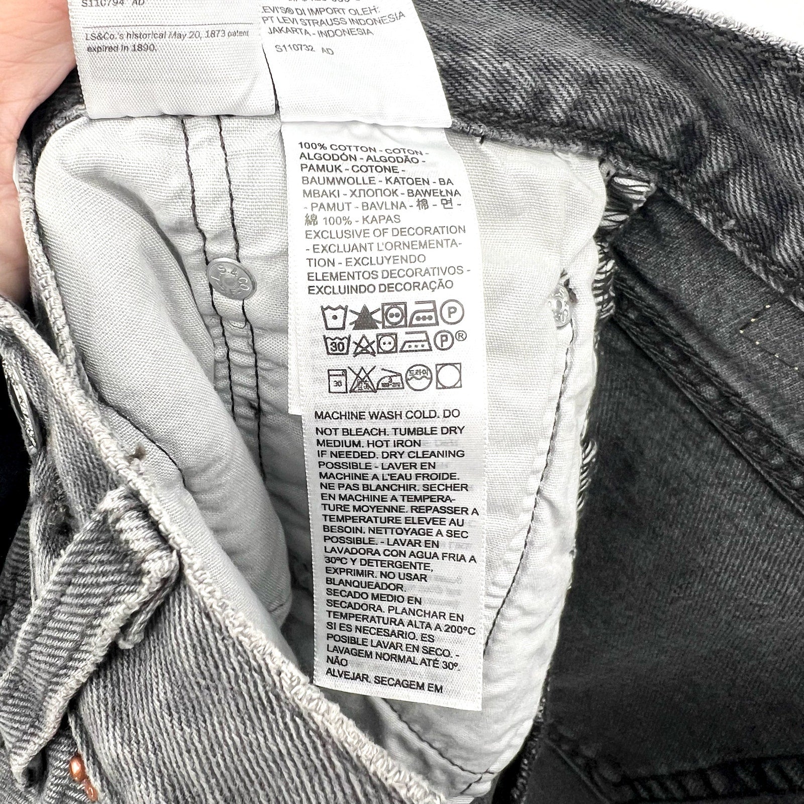 LEVIS Womens 501 Original Fit Shorts Size 26 US 2 Gray 56327-0325 NWT