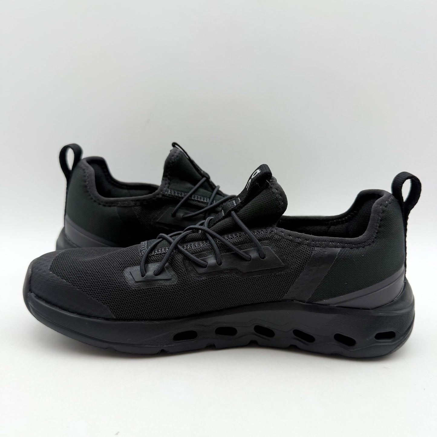 On Kids Cloudleap Running Sneakers US 1.5 EU 33 Black Athletic NIB