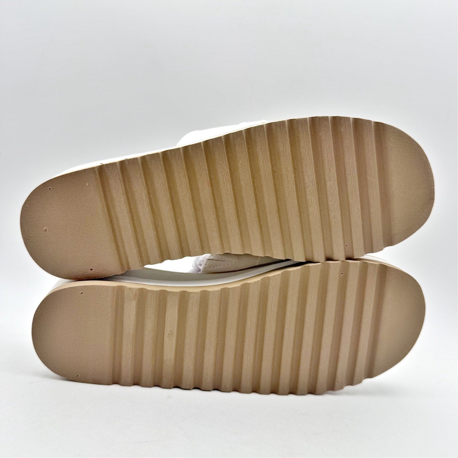 Yellow Box Womens Alora Wedge Slide Sandals US 7 M White Tan Vegan Leather NWOB