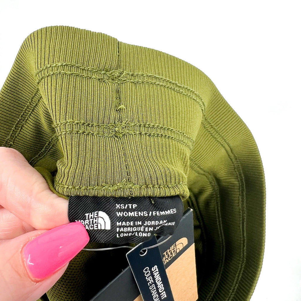 THE NORTH FACE Women's Aphrodite Motion Shorts XS Forest Olive Green NWT