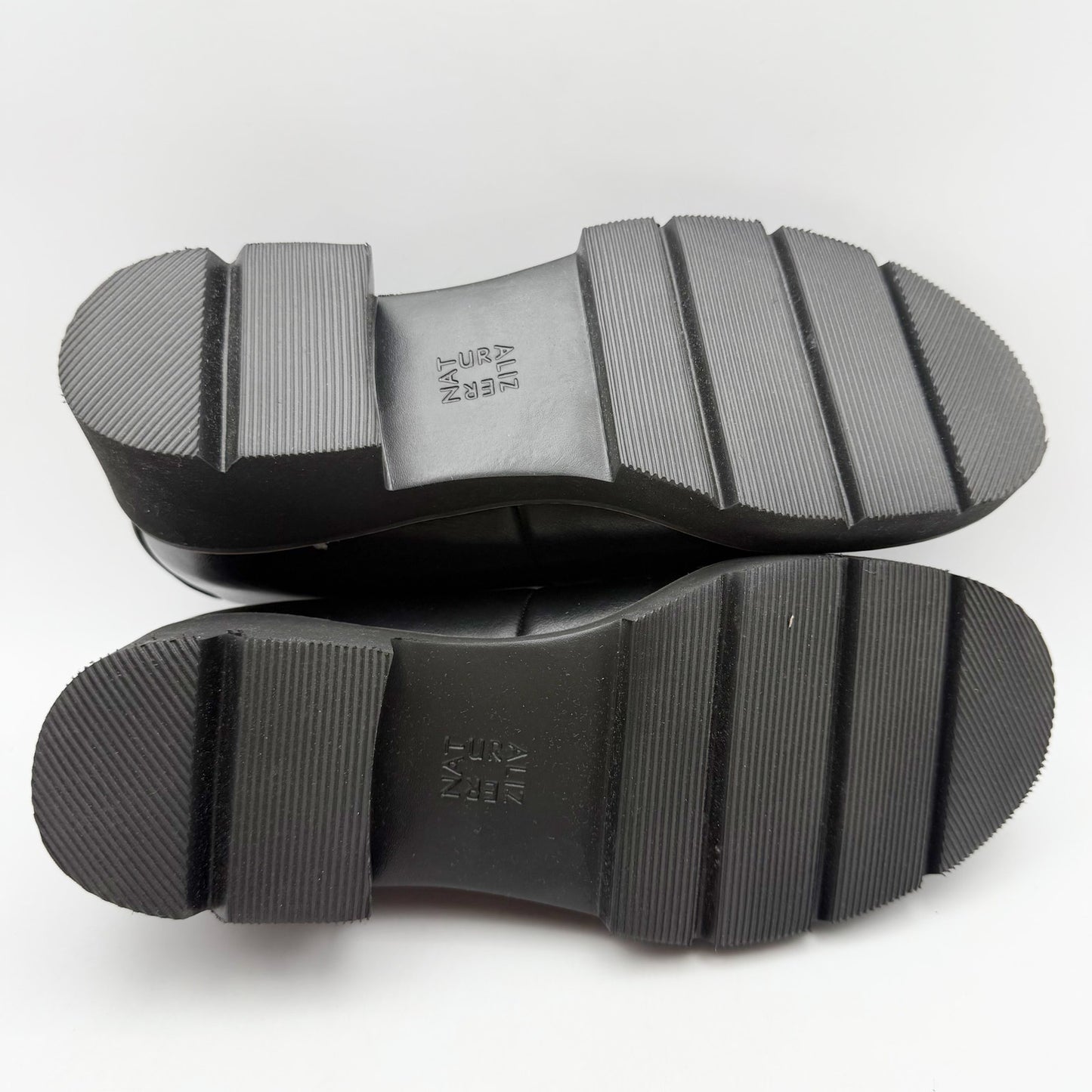 Naturalizer Womens Cabaret Lug Sole Loafers US 8.5 M EU 39 Black Slip On NIB