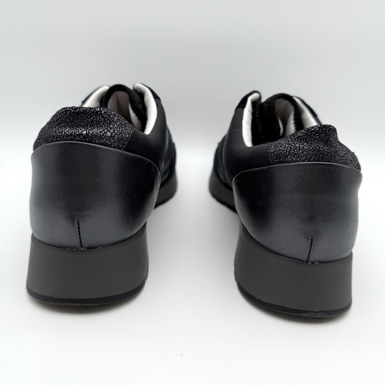 Munro Womens Piper Sneakers US 12 M Black Grey Suede Athletic NWOB