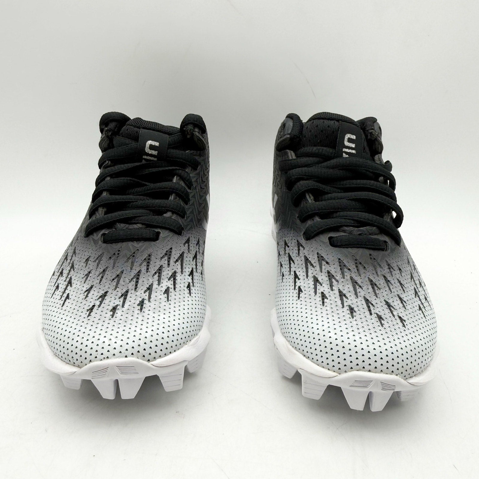 Under Armour Boys 10 Spotlight Franchise RM 4.0 Football Cleats Black White NIB