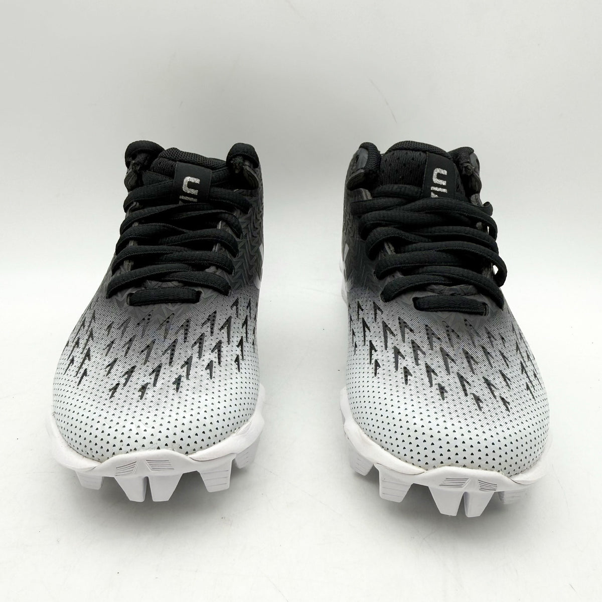 Under Armour Boys 10 Spotlight Franchise RM 4.0 Football Cleats Black White NIB