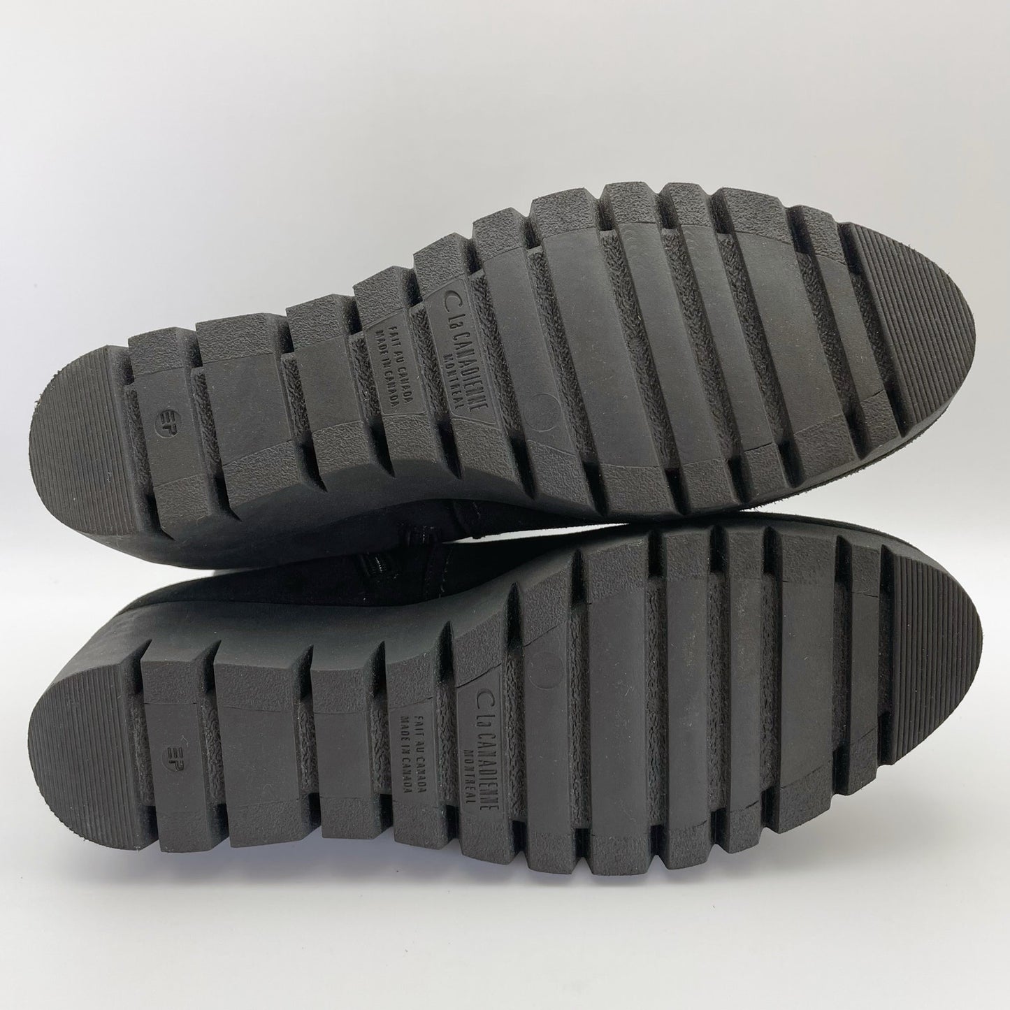 La Canadienne Womens Gavyn Ankle Bootie US 9 M Black Suede Leather NWOB