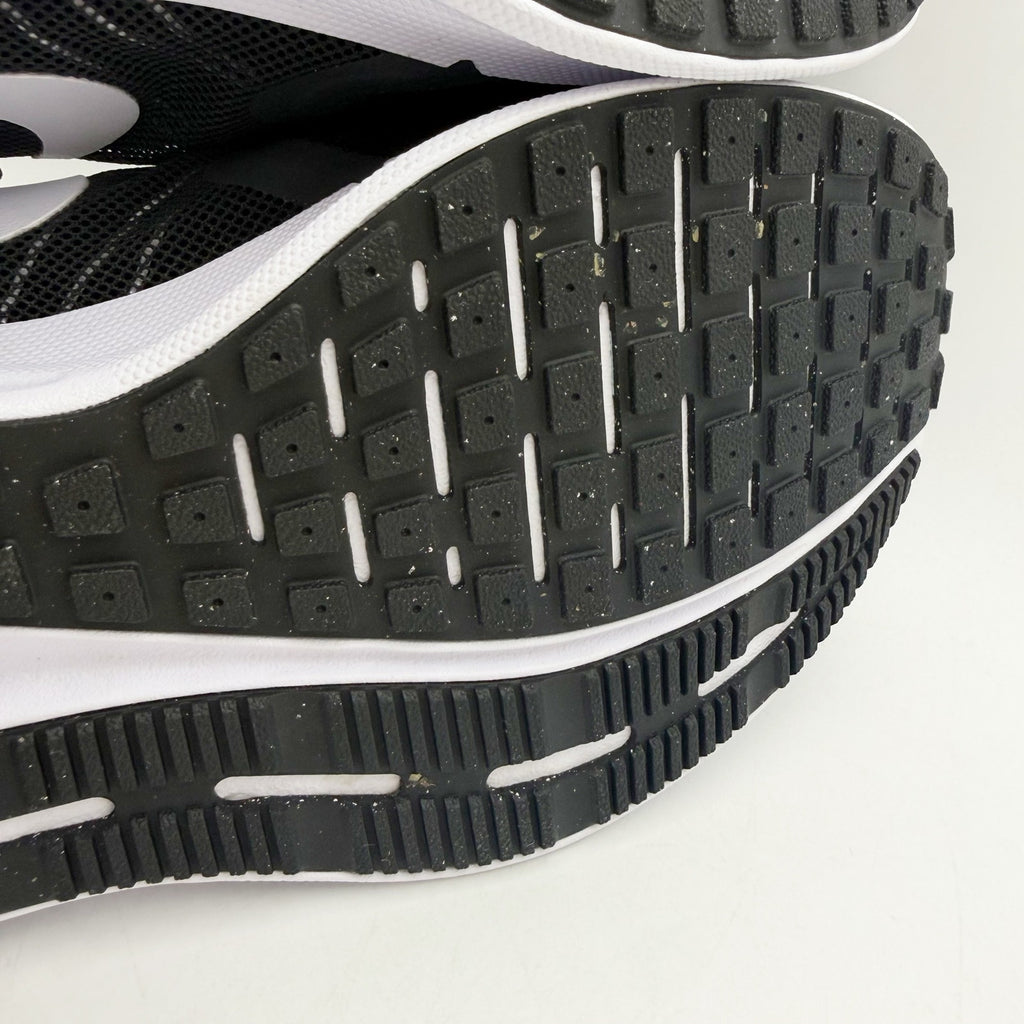 Nike Mens Run Swift 3 Running Sneakers US 9.5 Wide Black White Athletic NWOB
