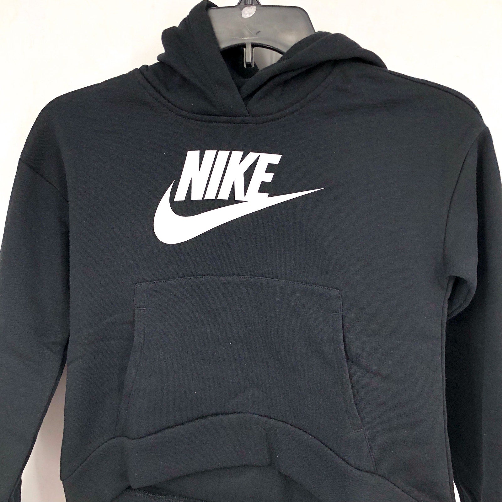 NIKE Girls Club Fleece Pullover Hoodie Medium Black White Sweatshirt NWT