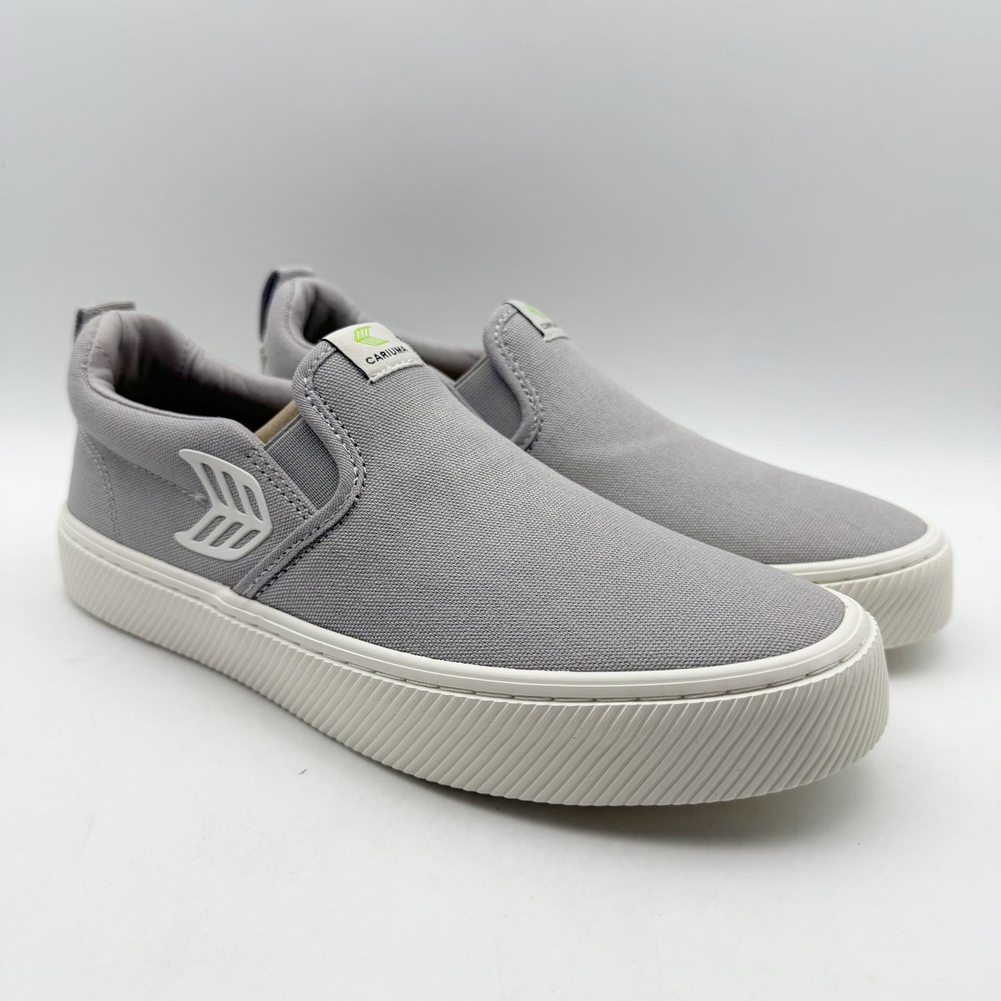 Cariuma Womens Slip On Sneaker US 8 M EU 39 Grey White Canvas Logo NIB