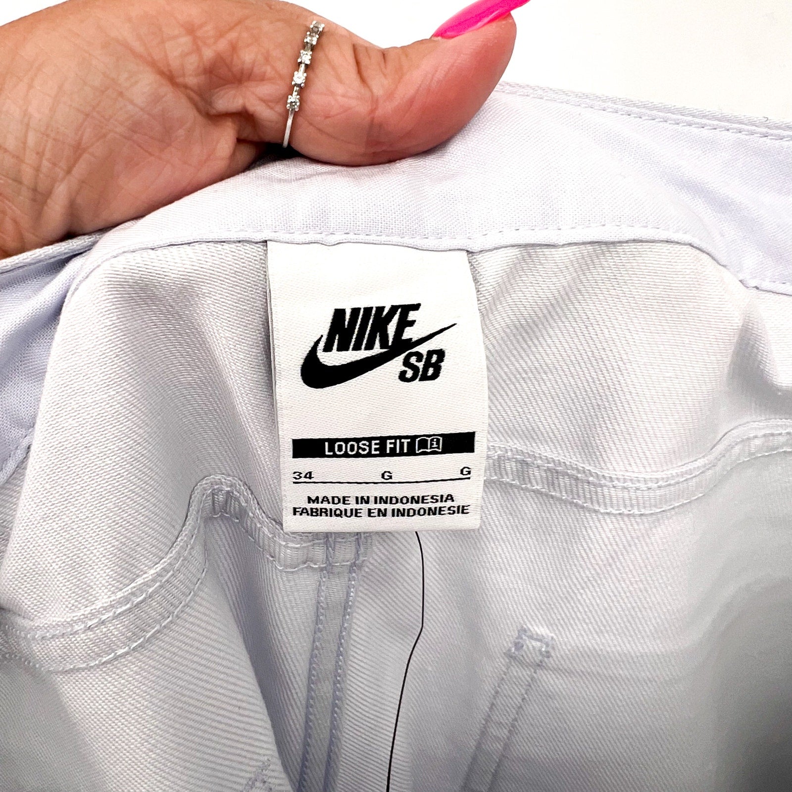 NIKE SB Men's Loose Denim Skate Pants Size 34 Light Grey Relaxed Fit Jeans NWT