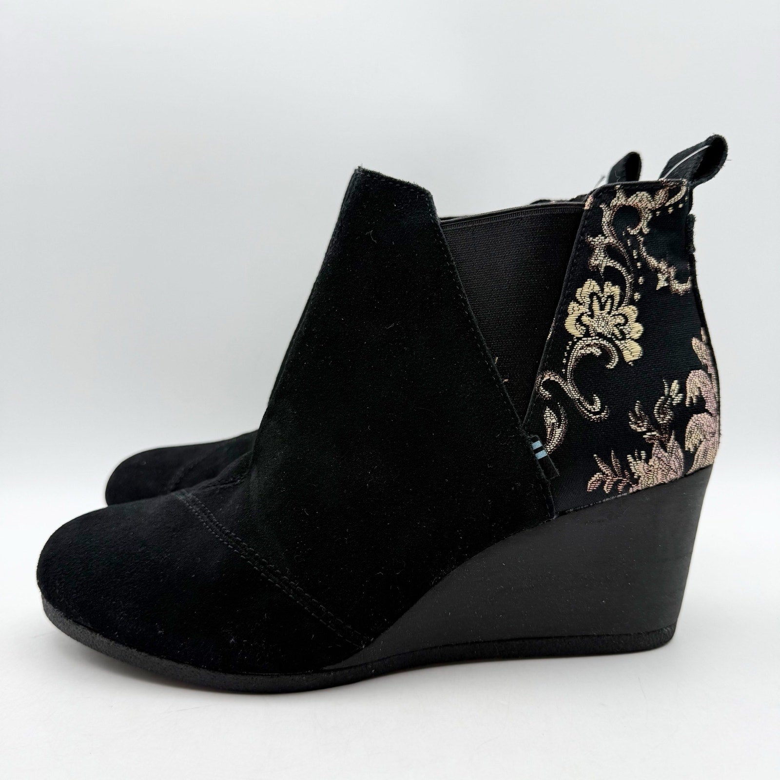 TOMS Womens Kelsey Graphic Wedge Booties US 10 Black Floral Suede Ankle NWOB