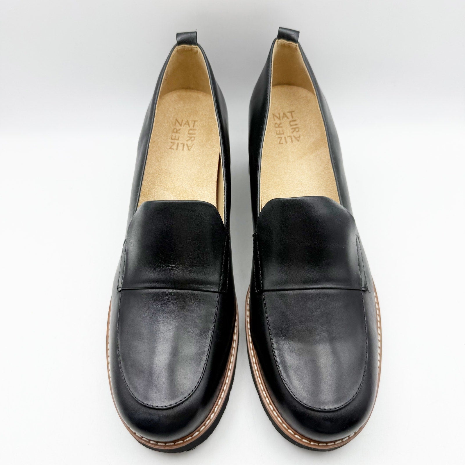 Naturalizer Womens Darry Lug Sole Loafers 7 WW EU 37 Black Leather Slip On NWOB