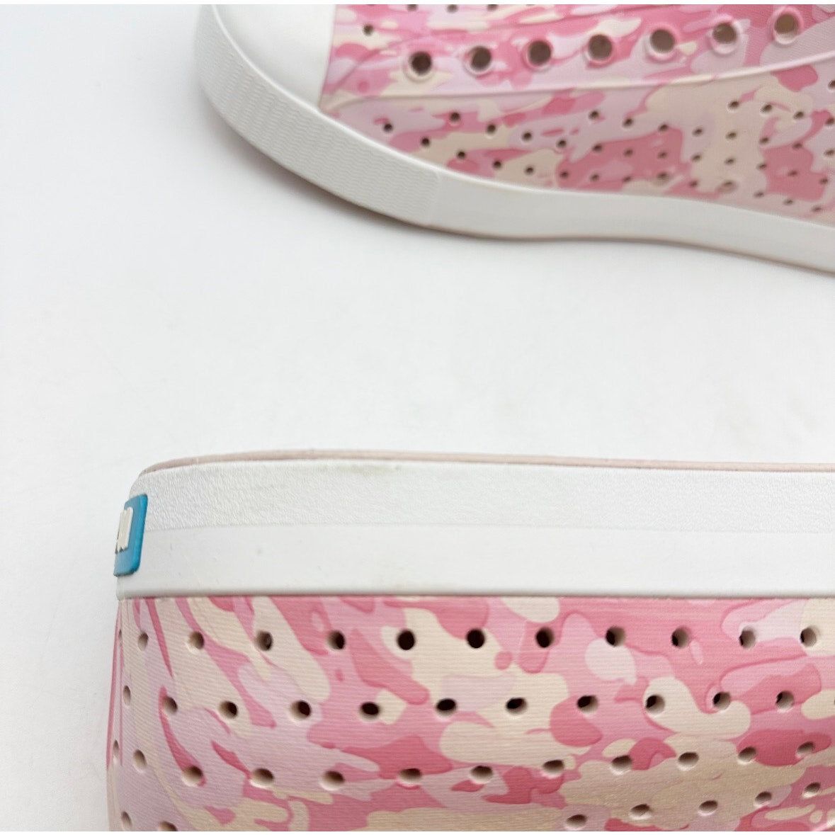 Native Men's Jefferson Slip On Shoes Size 10 Pink White EVA Waterproof NWOB