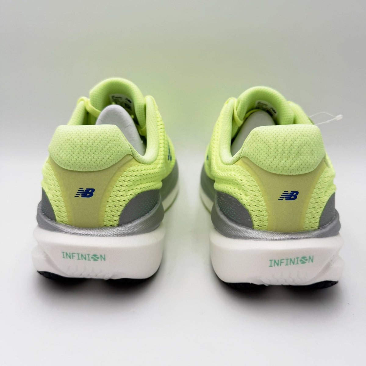New Balance Womens 1080v15 Athletic Shoes Size 8.5 X-Wide 2E Green Blue NIB