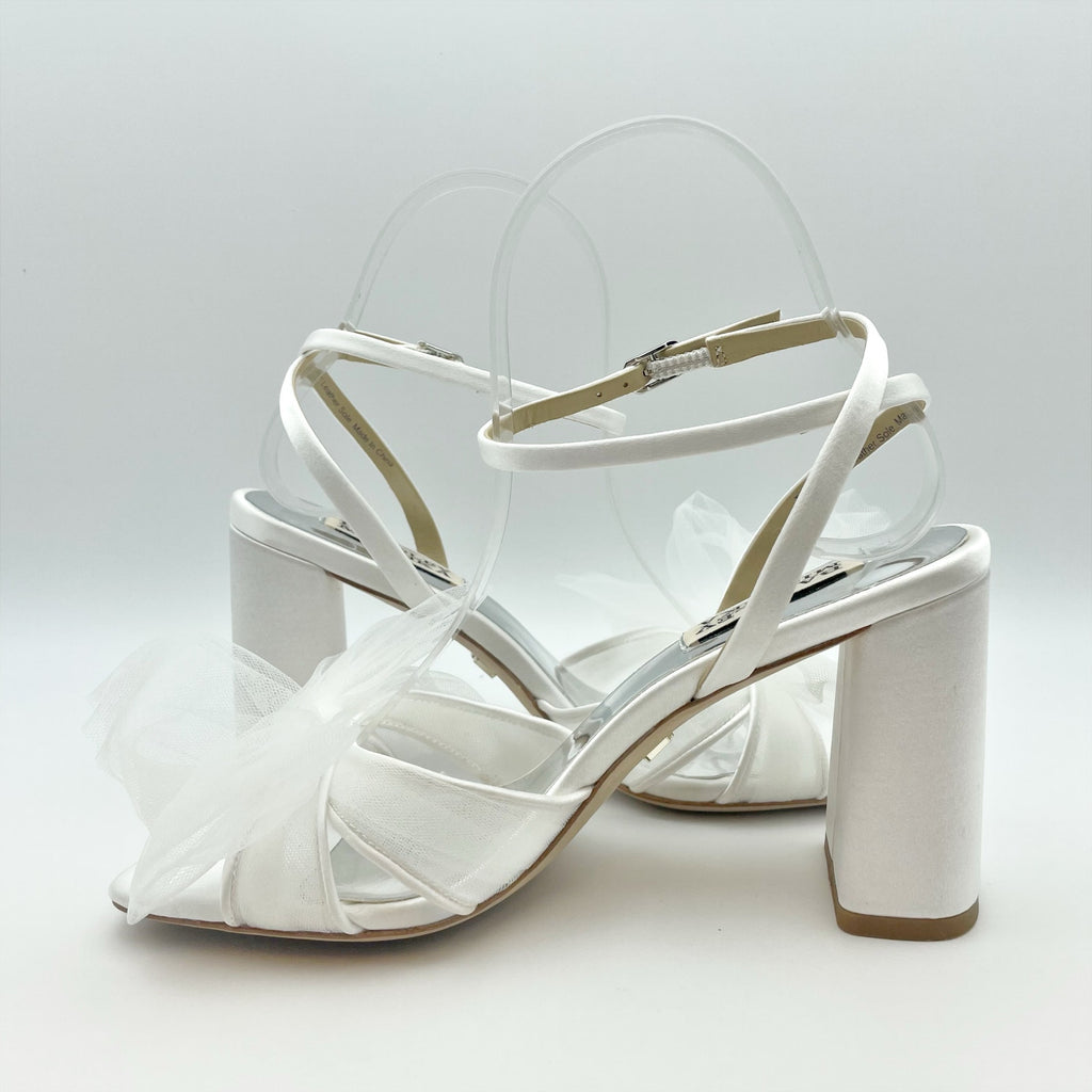 Badgley Mischka Womens Tess Heeled Sandals Size 8.5 M White Tulle Bow Bride NIB