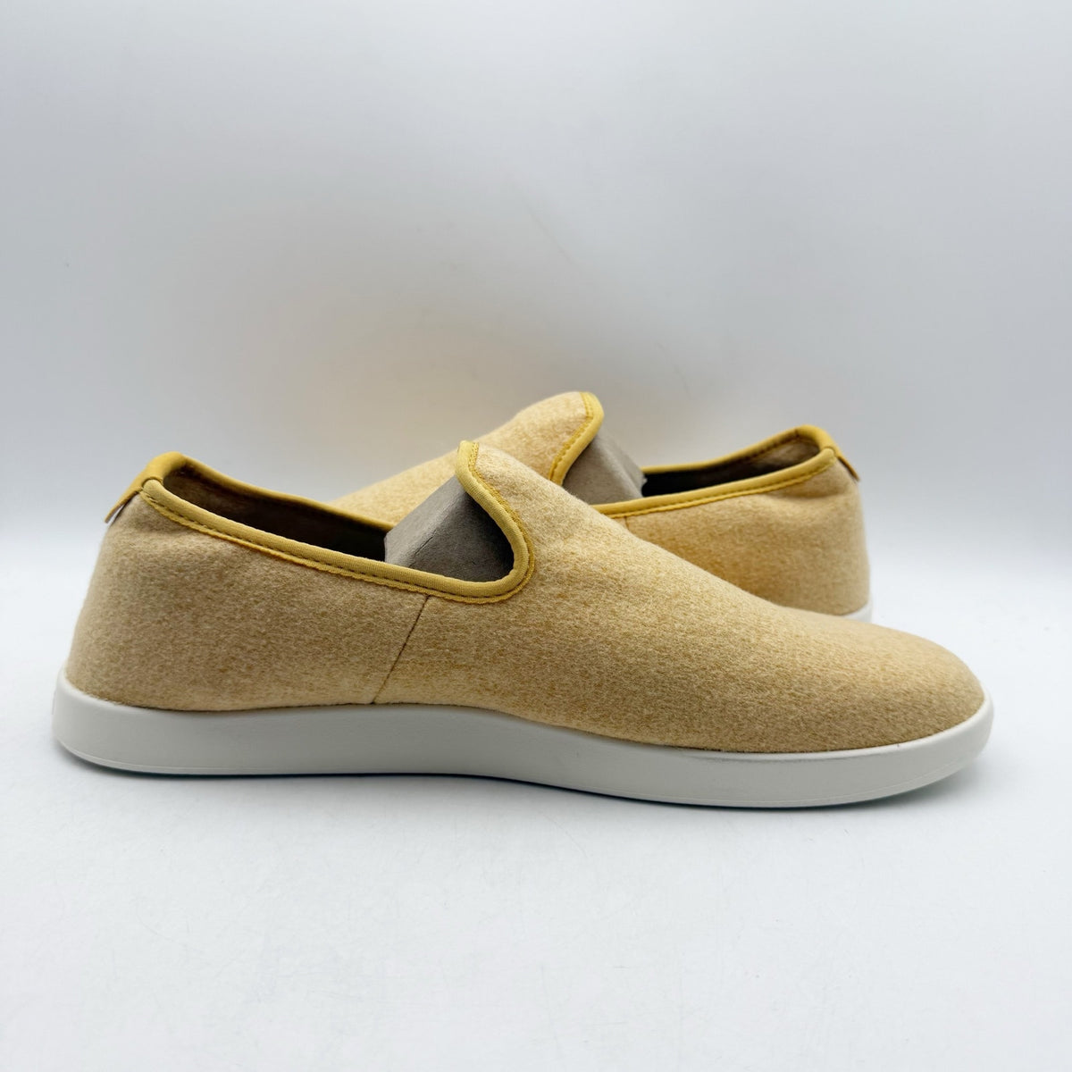 AllBirds Mens Wool Lounger Casual Sneakers Size 9 EU 41-42 Yellow Slip On NWOB