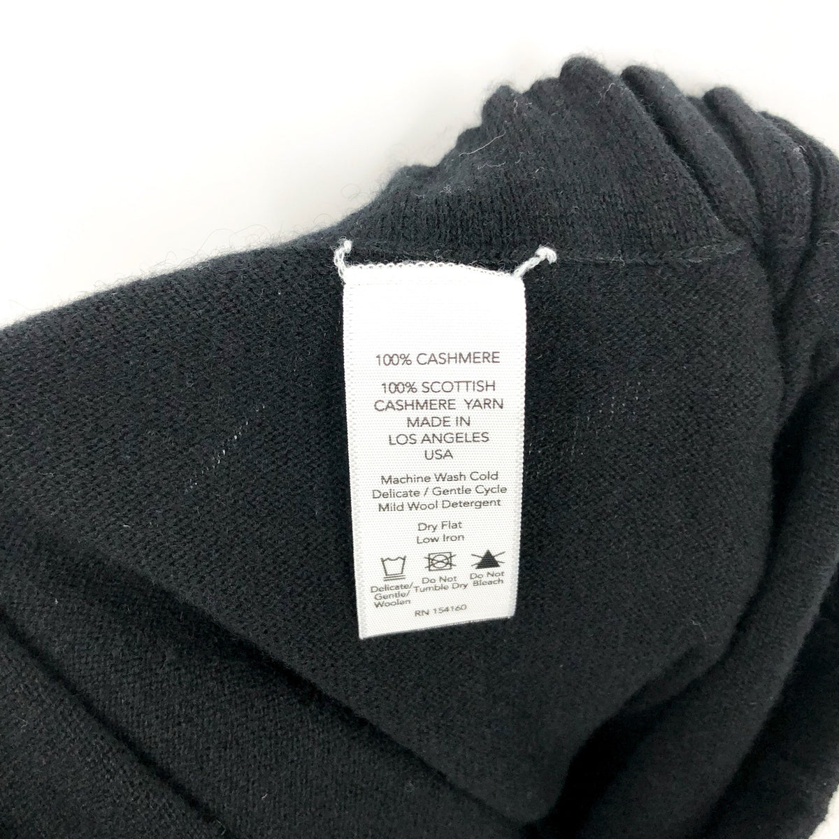 ACTIVE CASHMERE Men's Seamless Weight Cashmere Shorts Small Black NWT