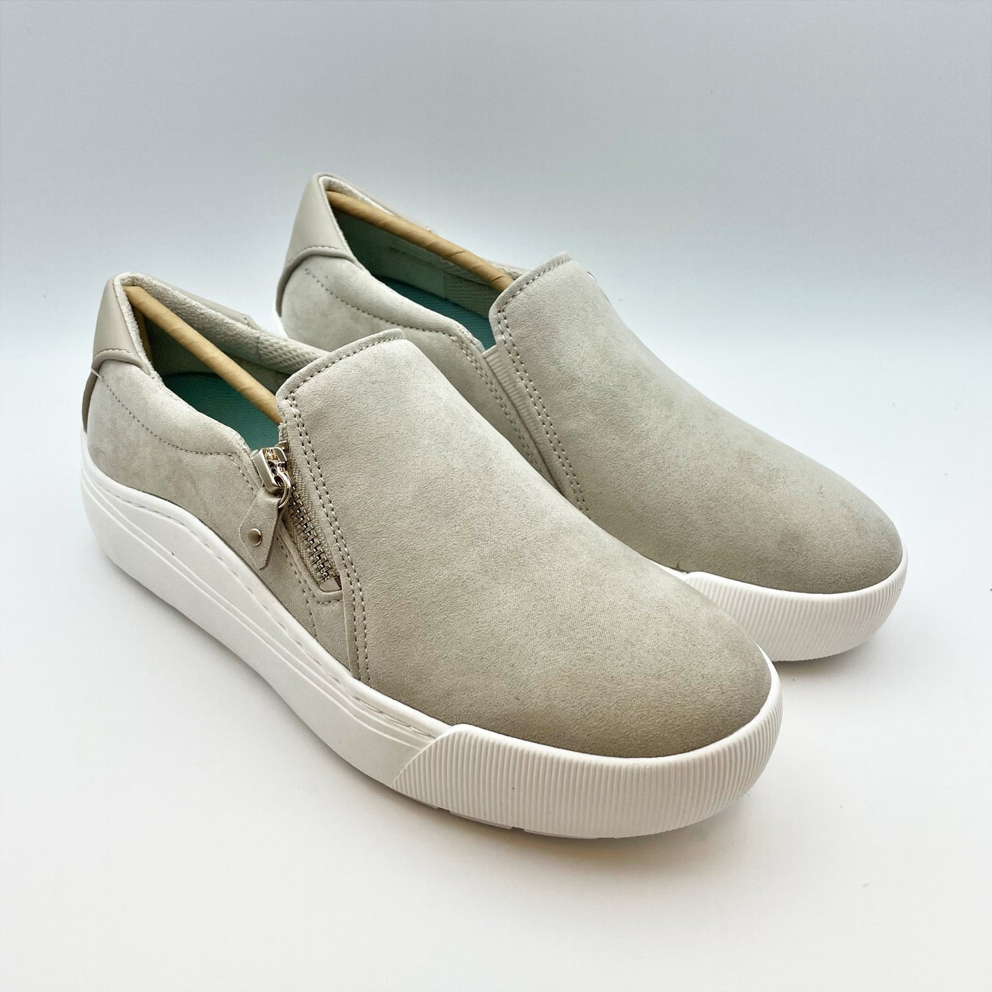 Dr. Scholl's Women's Time Off Now Slip On Sneaker Size 8 Taupe Grey NIB