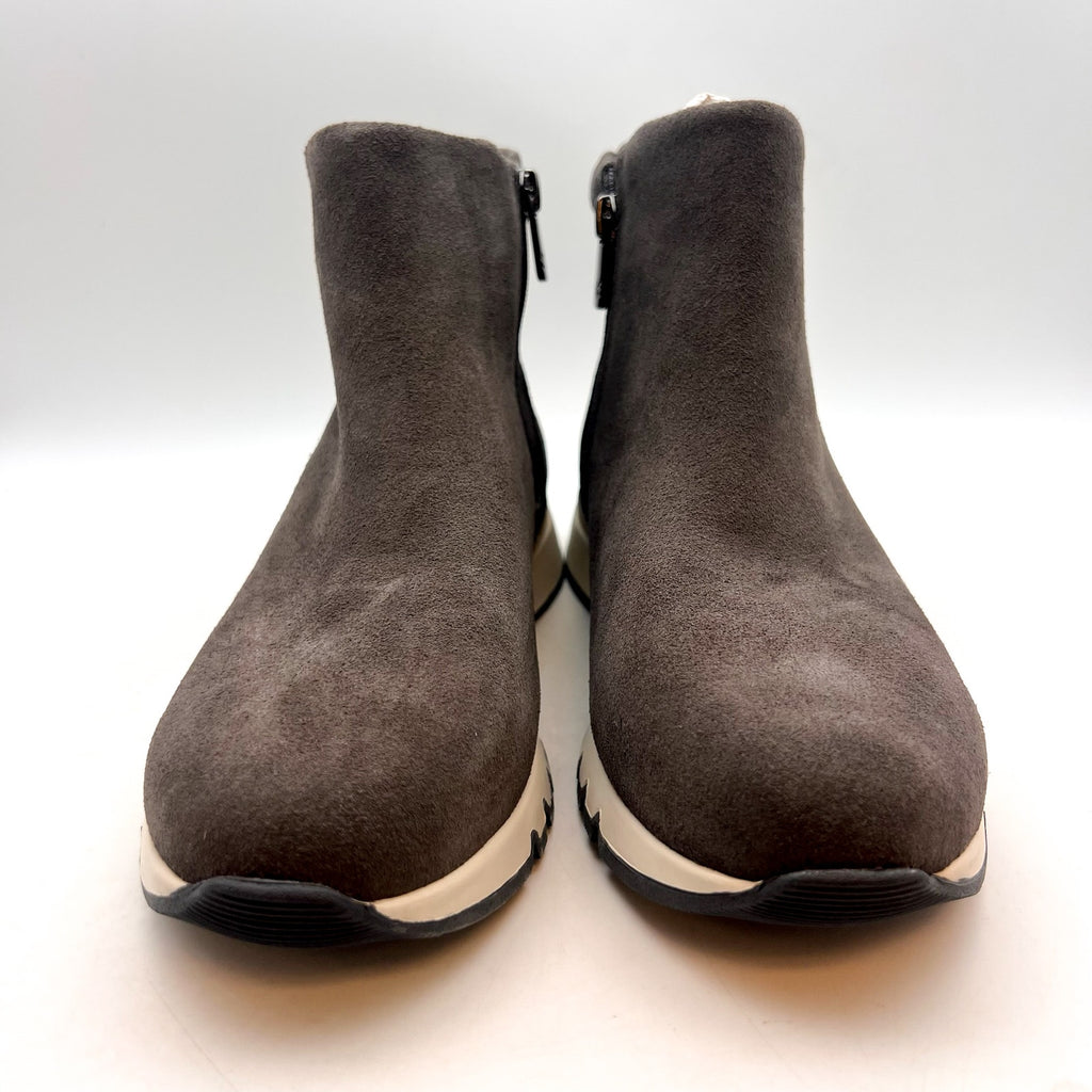 EASY SPIRIT Women's Ives Casual Dress Boots Size 8M Gray Suede Waterproof NWOB