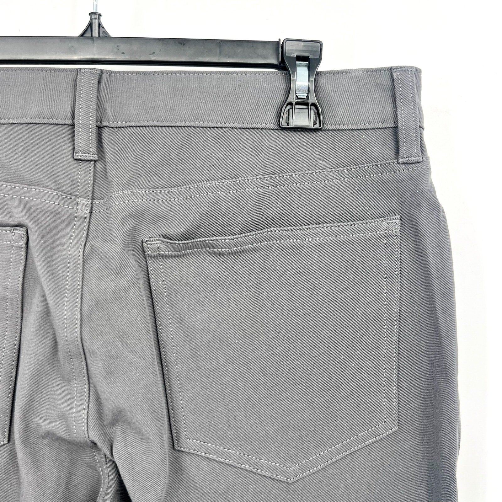 EVERLANE Men's Performance Pant 32x30 Grey Slim Fit Uniform 5-Pocket NWT